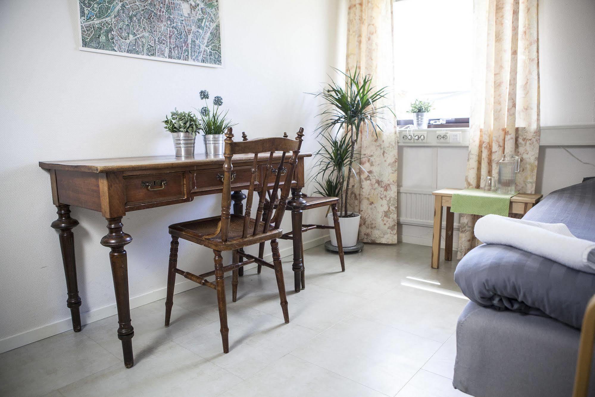 Sol & Sand Bed And Breakfast Kungalv Bagian luar foto