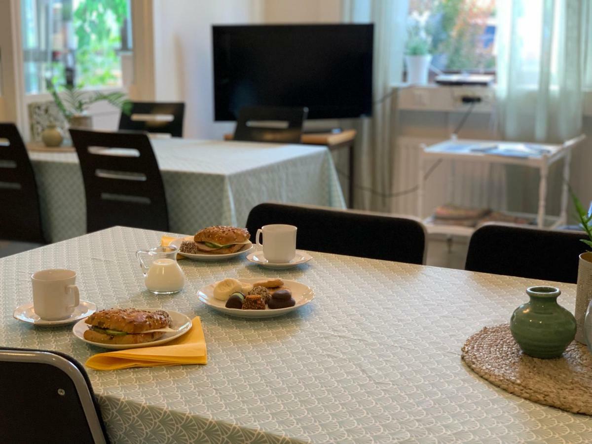 Sol & Sand Bed And Breakfast Kungalv Bagian luar foto